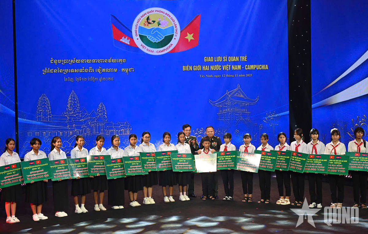 Giao lưu sĩ quan trẻ biên giới Việt Nam - Campuchia năm 2025